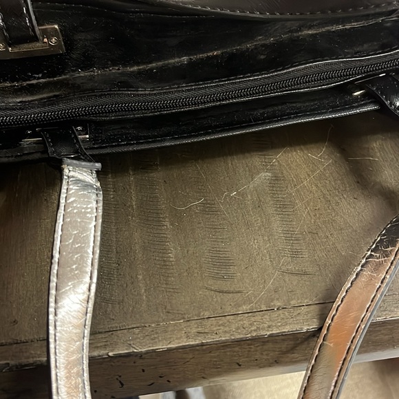 NINE WEST SILVER & BLACK PURSE HANDBAG USED CONDITION - Picture 5 of 7